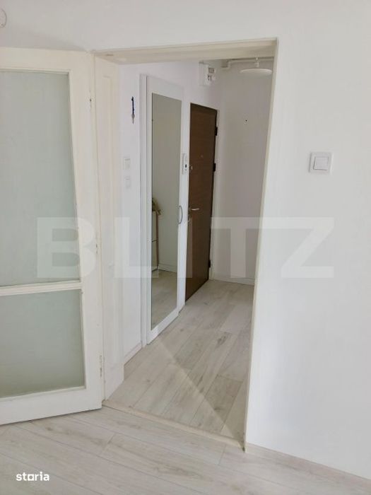 Apartament cu 2 camere, 52 mp, parcare, zona Tractoru