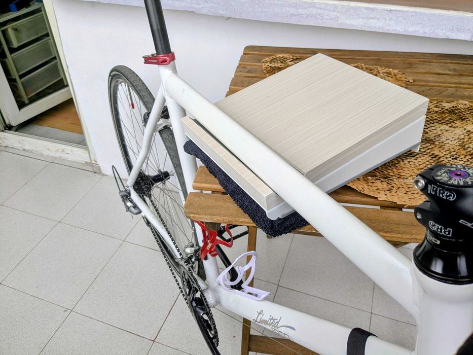 Стенна стойка за велосипед WORDLIFT