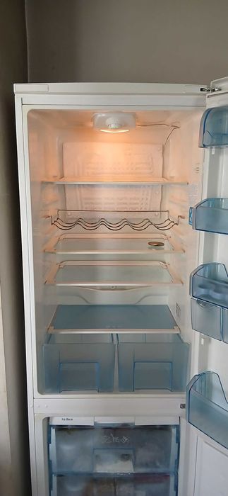 BEKO 340 л холодильник/морозильник
