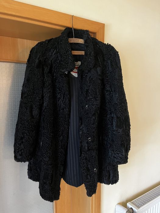 Blana astrahan neagra