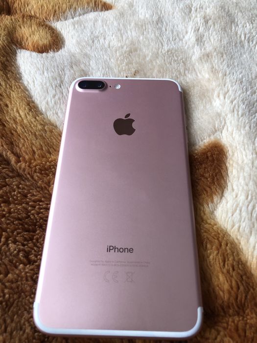 Продам Айфон 7 plus