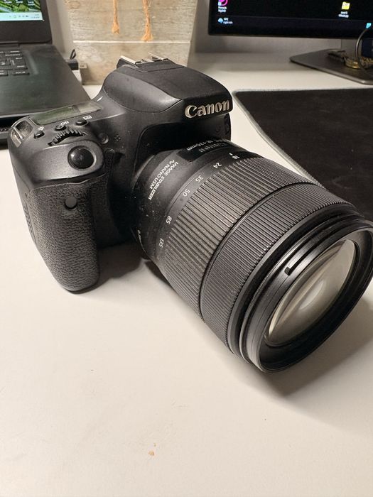 Aparat foto Canon EOS 77D + obiectiv Canon 18-135mm Nano USM