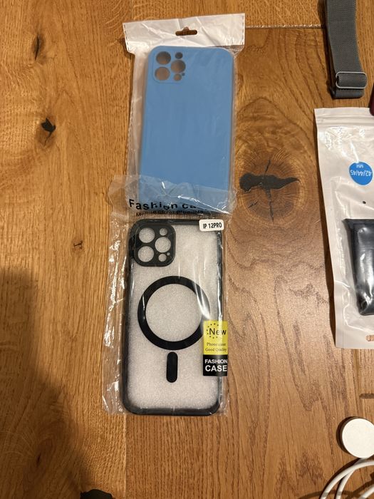 Vand huse iphone 12 pro si 14 + curele apple watch