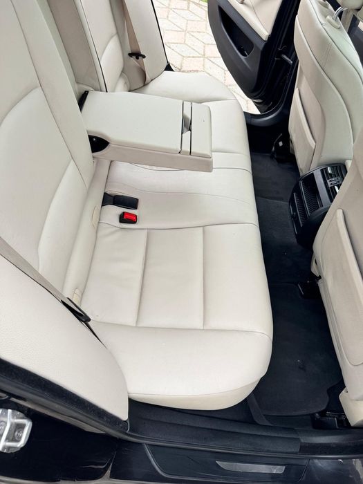 De vanzare ​BMW Seria 5 F11 525d (218 CP) - 2013 - Trapă Panoramică - Volan M cu Padele - Piele