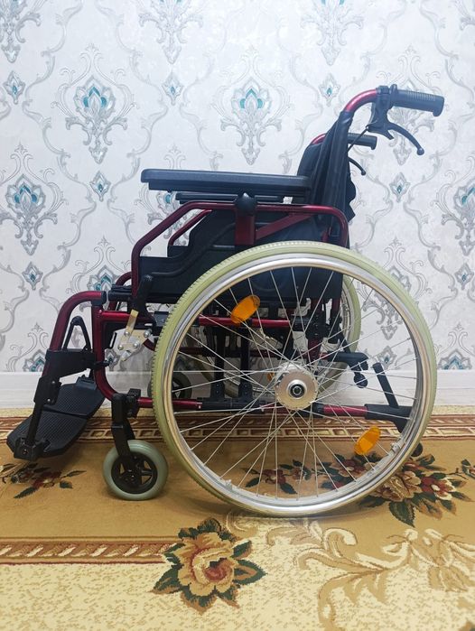 Коляска срочна пачти новый