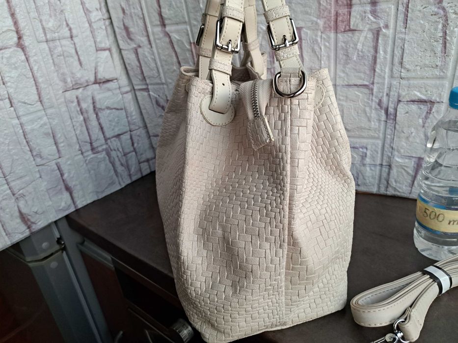 дамска чанта,бежова велурена торба-естествена кожа и велур