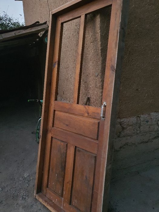 Eshik yaxshi holatdaturipti