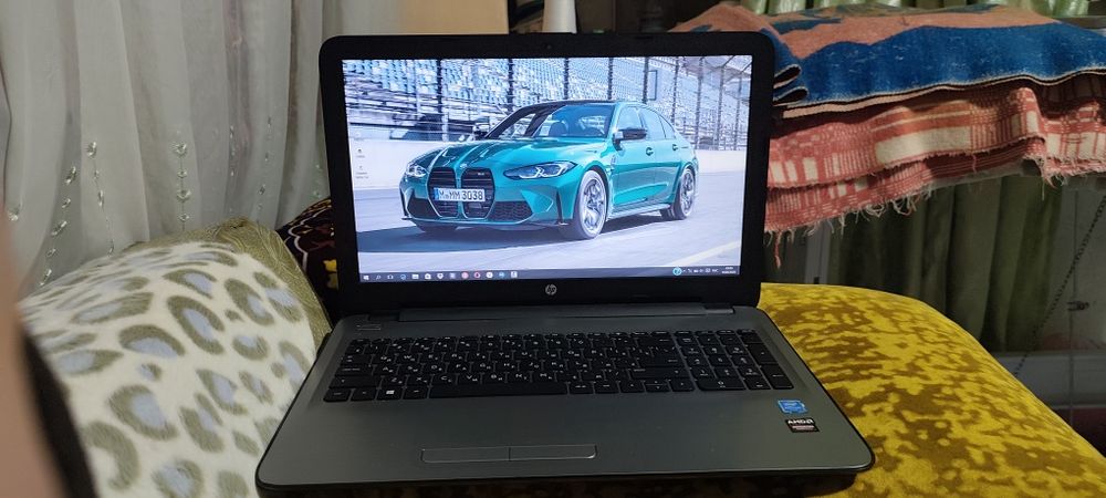 Ноутбук сотилади