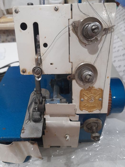 Продам  3х ниточный оверлок