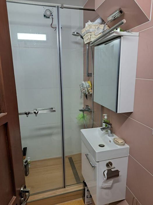 Închiriez apartament 4camere,ultracentral, vis-a-vis de Prefectură.