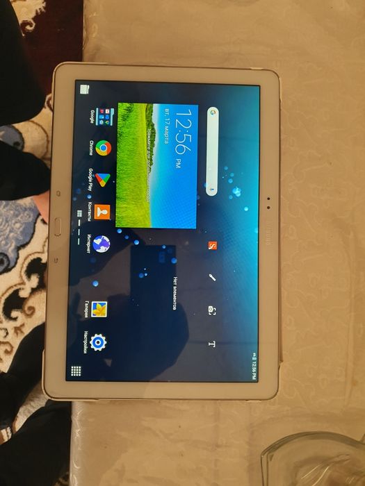 Планшет сотилади