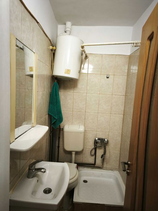 PF Vând camera camin cu baie langa Piata Pacurari