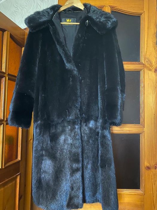 Продам шубу натуральную