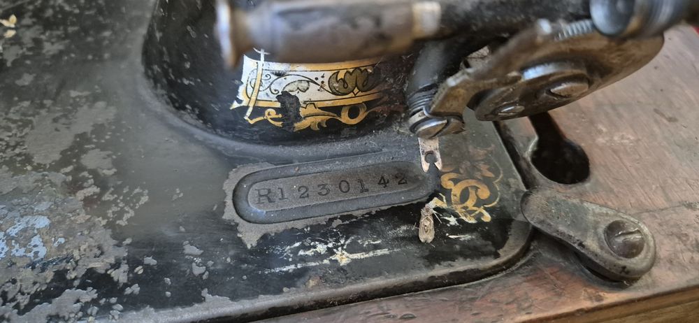 Продавам шевна машина Сингер