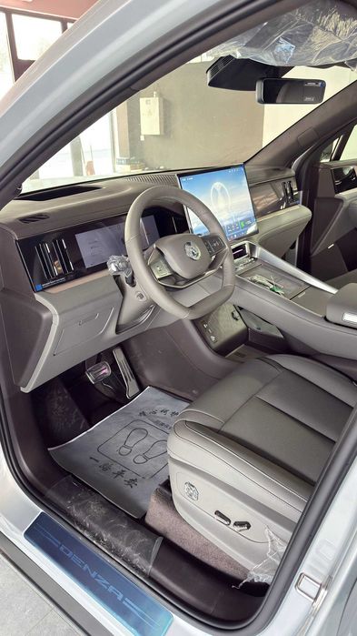 DENZA N8L FLAGSHIP 2025 модель 6 местный ВНЕДОРОЖНИК 4WD