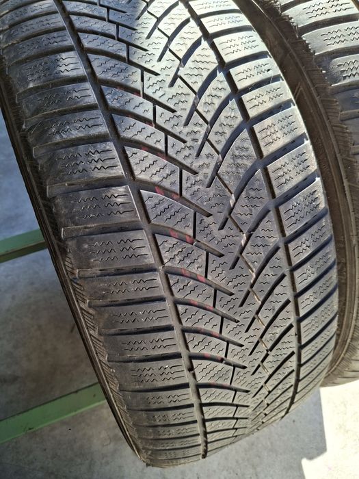2 Anvelope  de iarnă 225 50 r17 Semperit