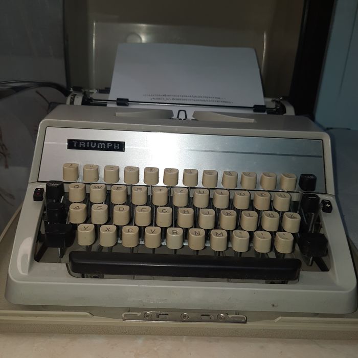Mașină de scris Triumph Gabriele 25