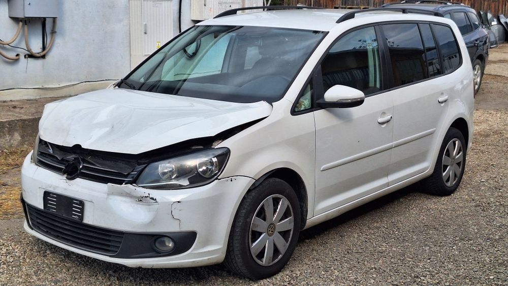 VW Touran 1.6TDI 105кс на части