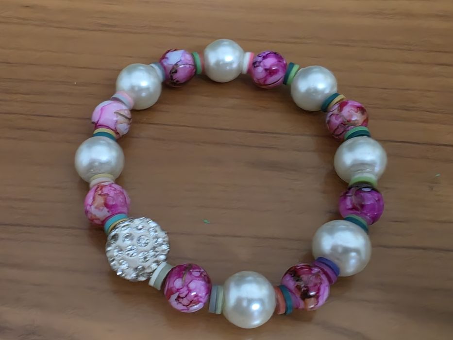 Продаю новые браслеты на руку