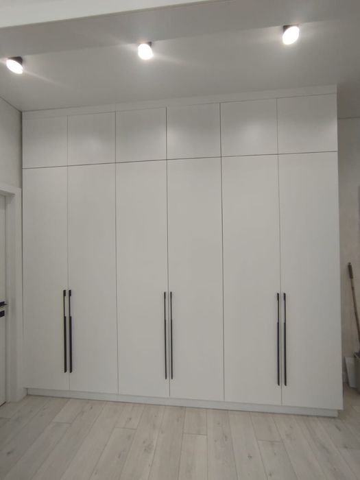 Кухонный гарнитур и шкафы