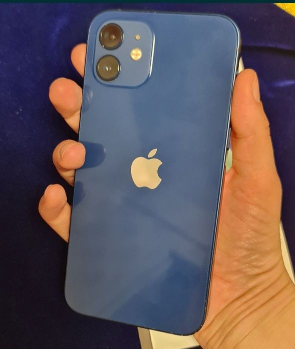 iPhone 12, 64gb.