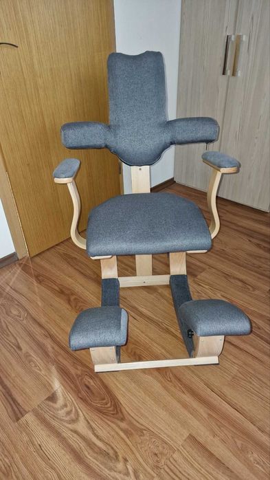 Ергономичен коленен стол за активно седене 
Ergo Active Gravity Allin1