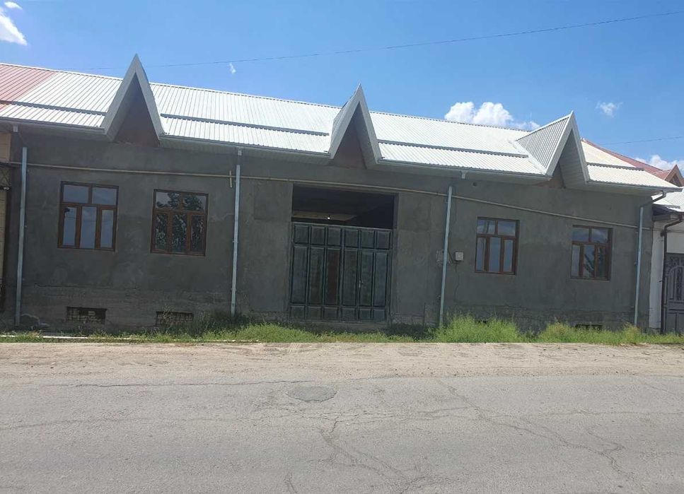 Ҳовли сотилади, 6,5 сотих, 6 хона, 2 санузел, 2 та подвал, коропка