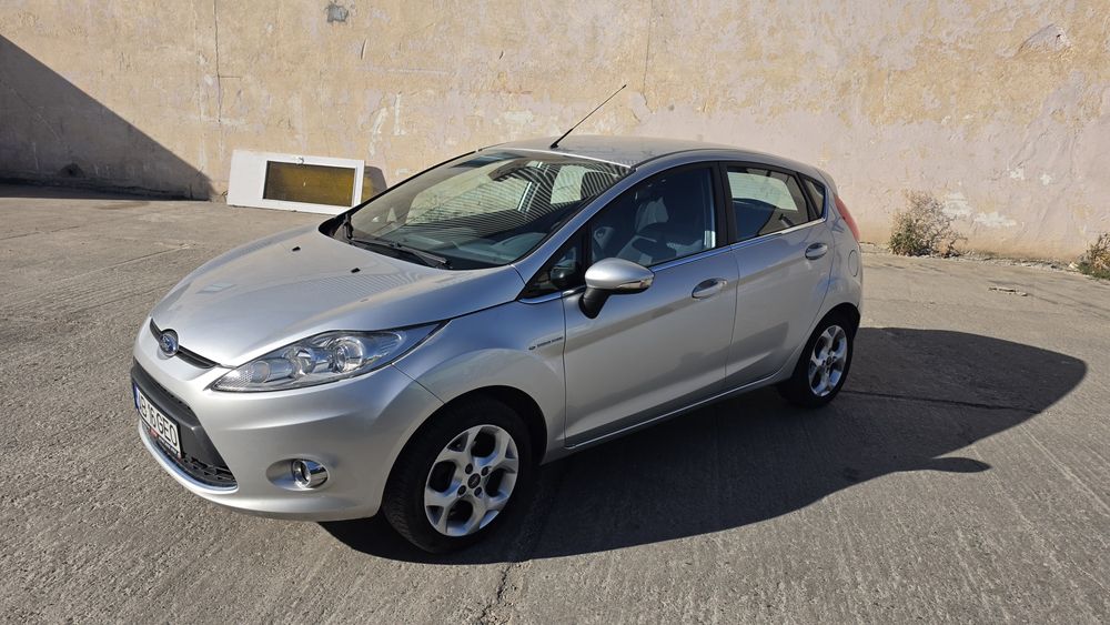Ford fiesta titanium 1.6 euro 5