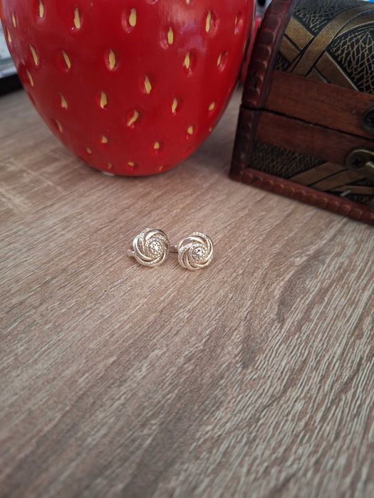 Сребърни обеци различни модели