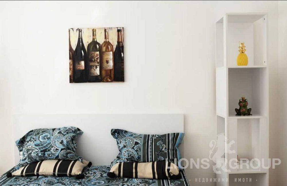 Дава се под наем Двустаен апартамент в Варна, Център - 55 кв.м за 550.8 € - Снимка #14