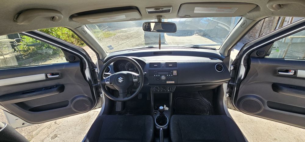 Suzuki swift 1.3 бензин  2005г НА ЧАСТИ