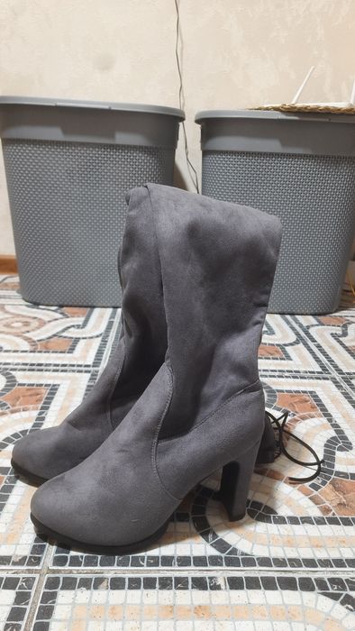 Продам новые ботфорты