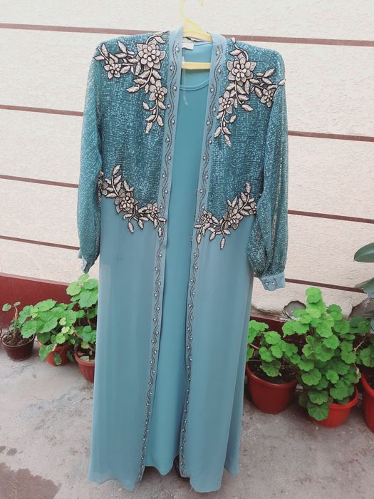 Abaya  razmeri 42 velikan