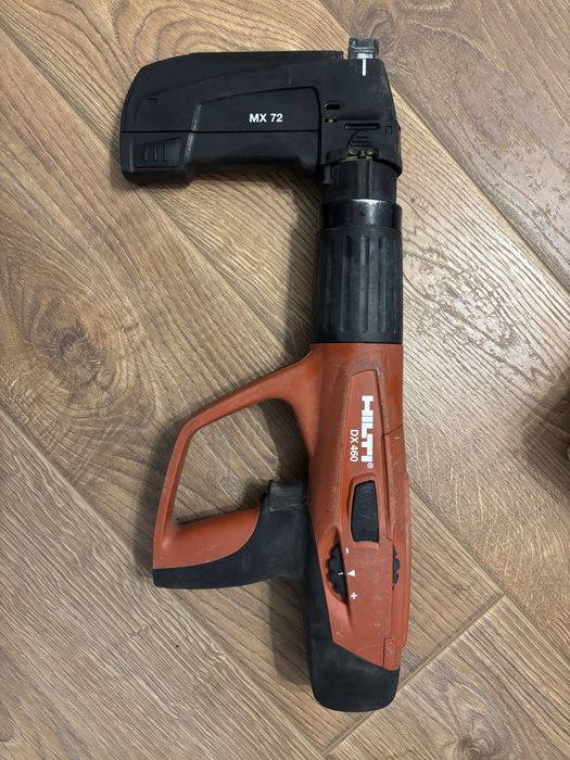 Vand Pistol puscat cuie in beton Hilti DX 460
