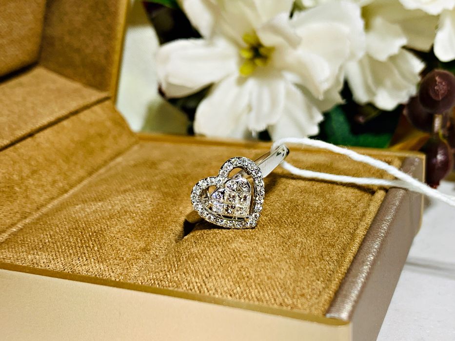 Нежное золотое кольцо с бриллиантами модель – Сердце