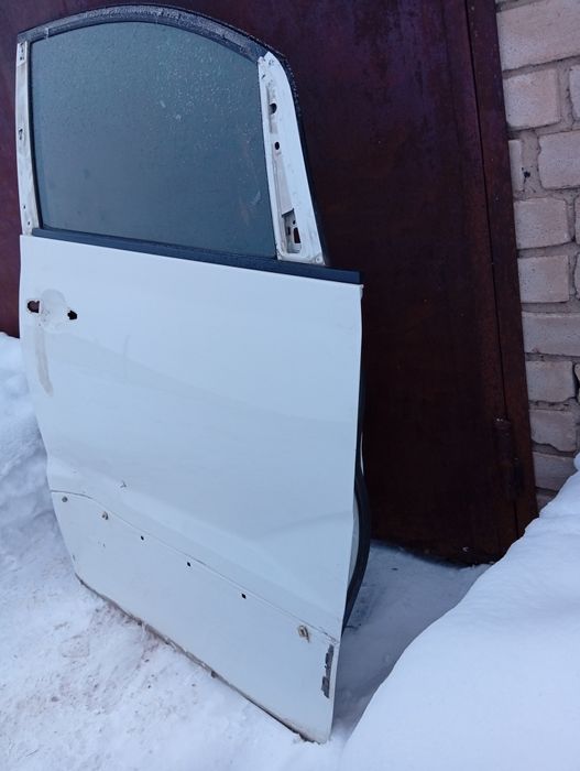 Дверь Тойота альфард.