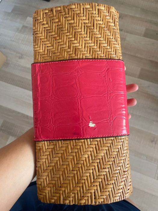 Продавам дамска чанта без дръжка