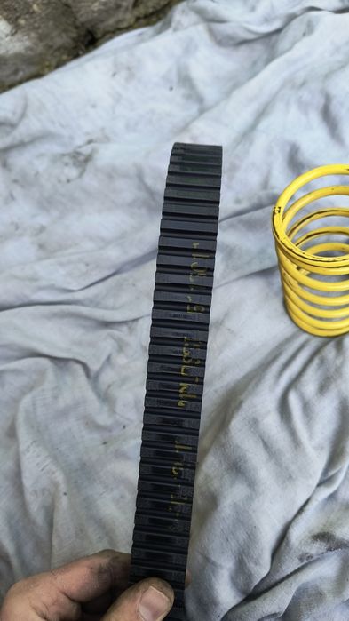 Ремък Малоси и жълта централна пружина Малоси за  т макс 530