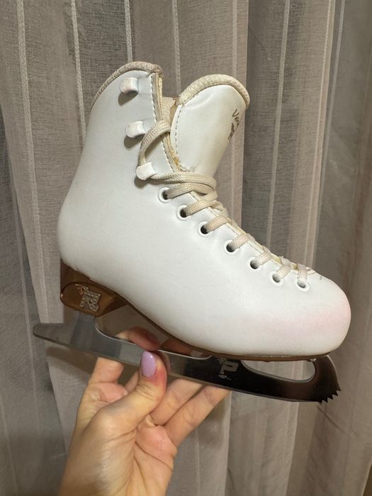 Коньки фигурные профессиональные