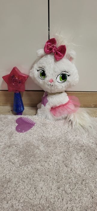 Плюшено коте Желирано бонбонче
С бляскави аксесоари от серията Shimmer