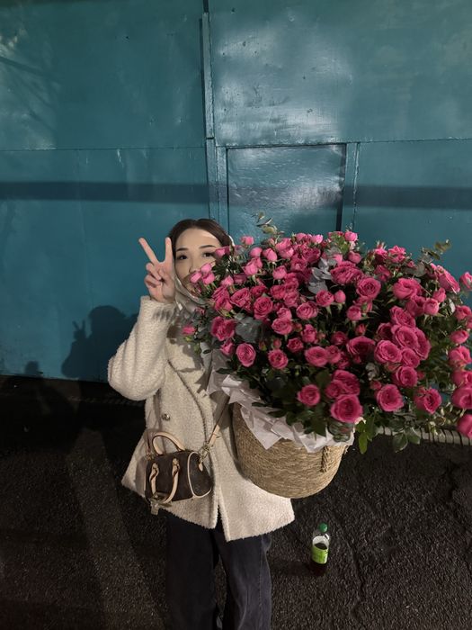 Цветы в корзине