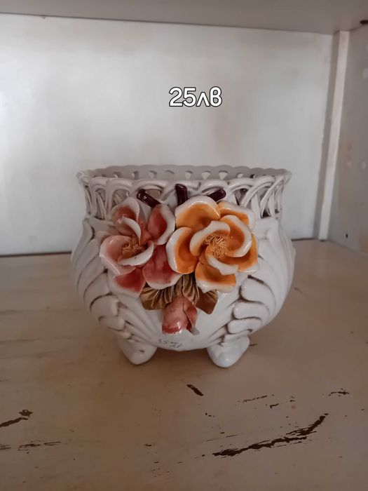 Чайници,супници,кашпи Басано  и Каподимонте