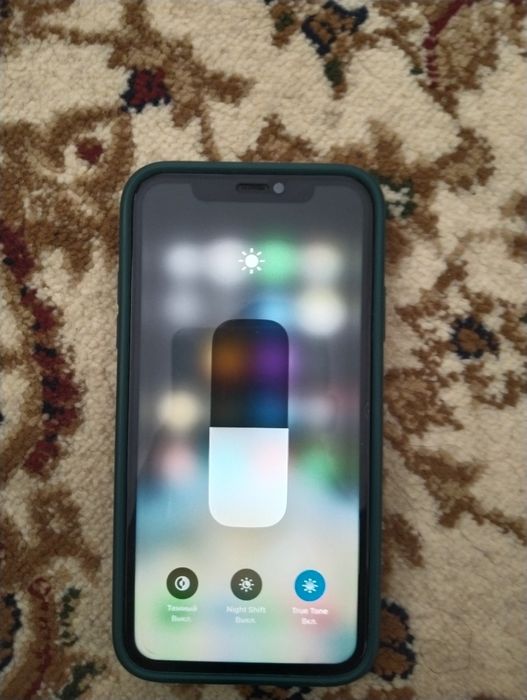 iPhone 11 в хорошем состоянии
