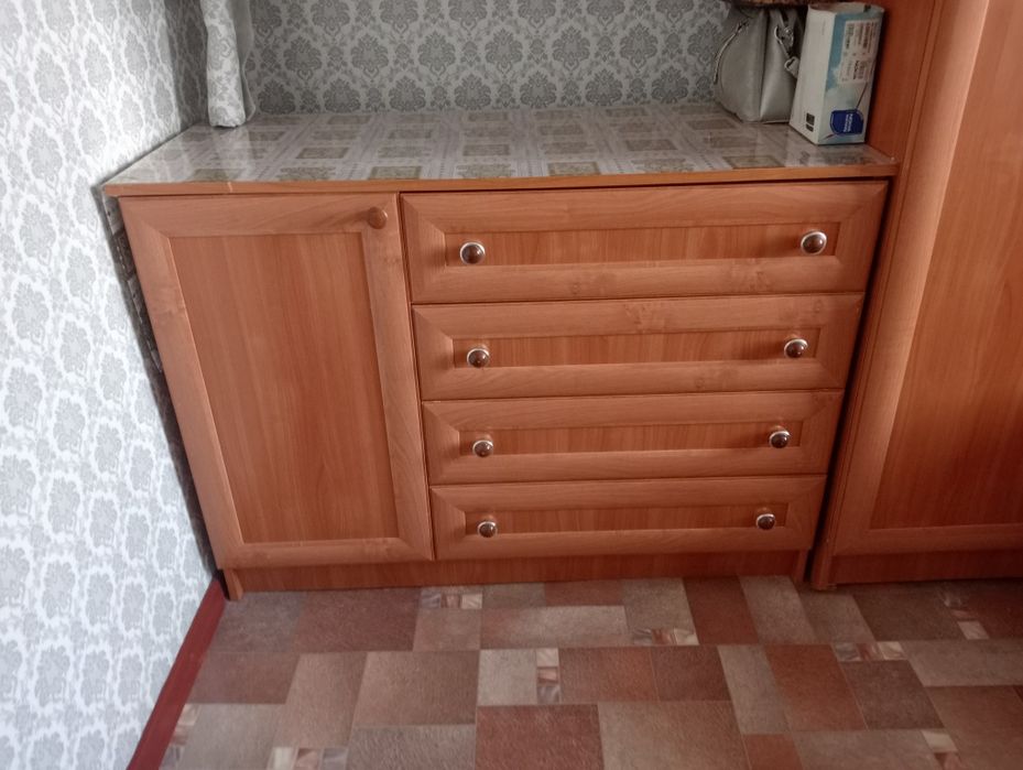 продается спальный гарнитур