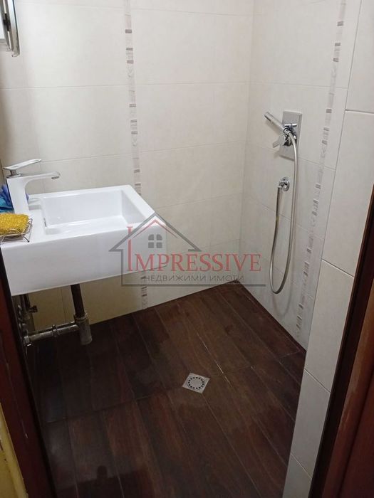 Дава се под наем Тристаен апартамент в Варна, Погреби - 90 кв.м за 510 € - Снимка #2