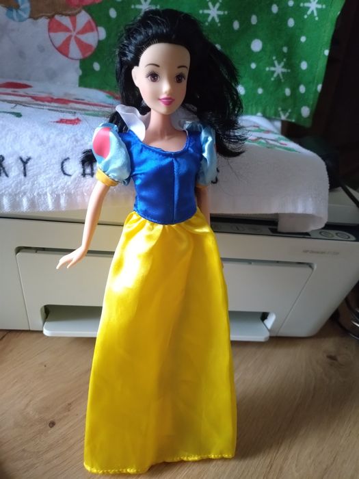 снежанка дисни кукла нова