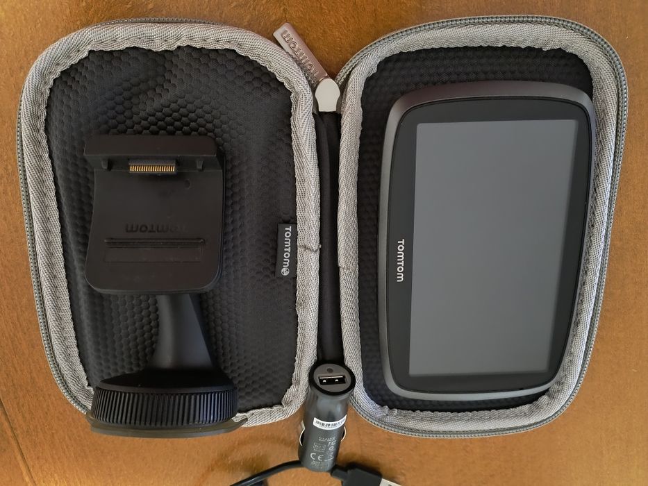 Оригинална навигация  TOMTOM GO 510 с калъф