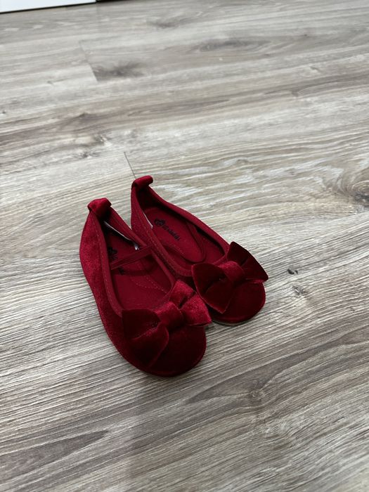 Продам детские туфельки