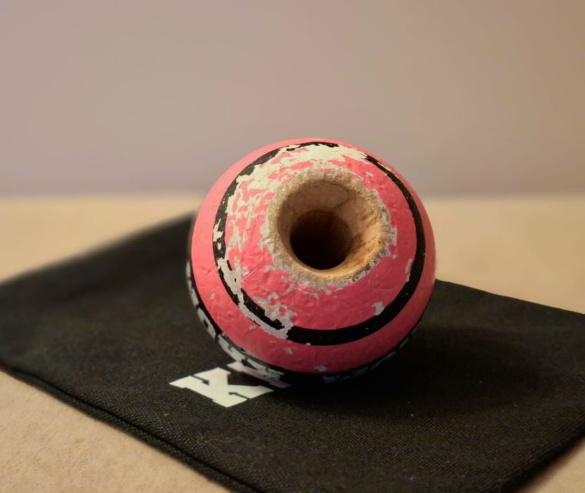 Krom strogo pink tama