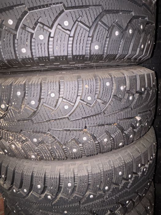 Продам 4 шины с дисками 215/70r15